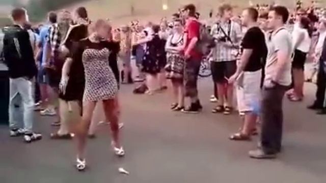 Странные танцы.Марина двигай смотреть онлайн