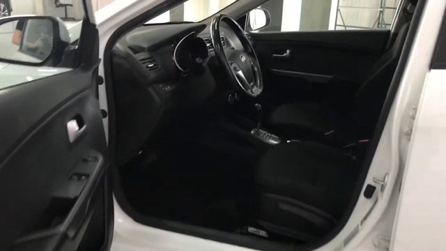 Видеопрезентация автомобиля с пробегом KIA RIO смотреть онлайн