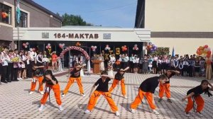 Флешмоб 4 "Д" класса 164 школы. На выпуск 11ти классникам и на наш начальный выпускной??