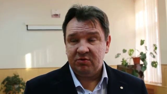 Александр Пахолков проинспектировал ход ремонтных работ в лицее имени Фурманова смотреть онлайн