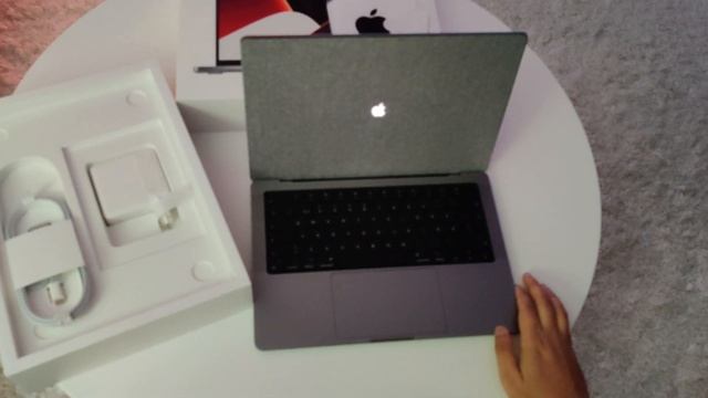 14" Macbook Pro 2021 - Apple M1 Pro - Unboxing (Space Grey) смотреть онлайн