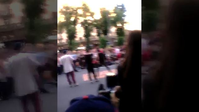 Мы на майдане независимости пацаны танцуют смотреть онлайн