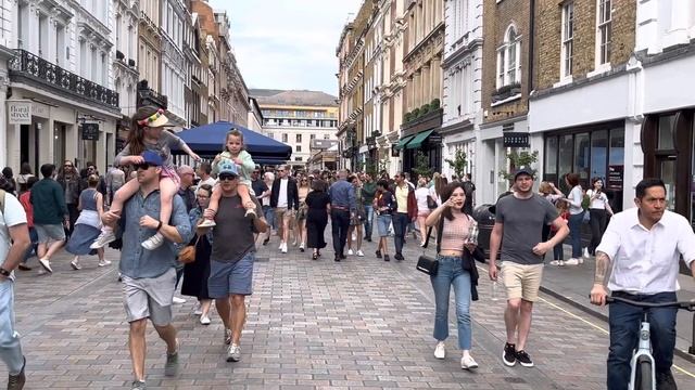 London Walk, Summer In London - Central London Tour from Trafalgar Square to Covent Garden, 4k HDR смотреть онлайн