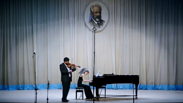 Бэла Барток. "Румынские народные танцы" для скрипки и фортепиано смотреть онлайн
