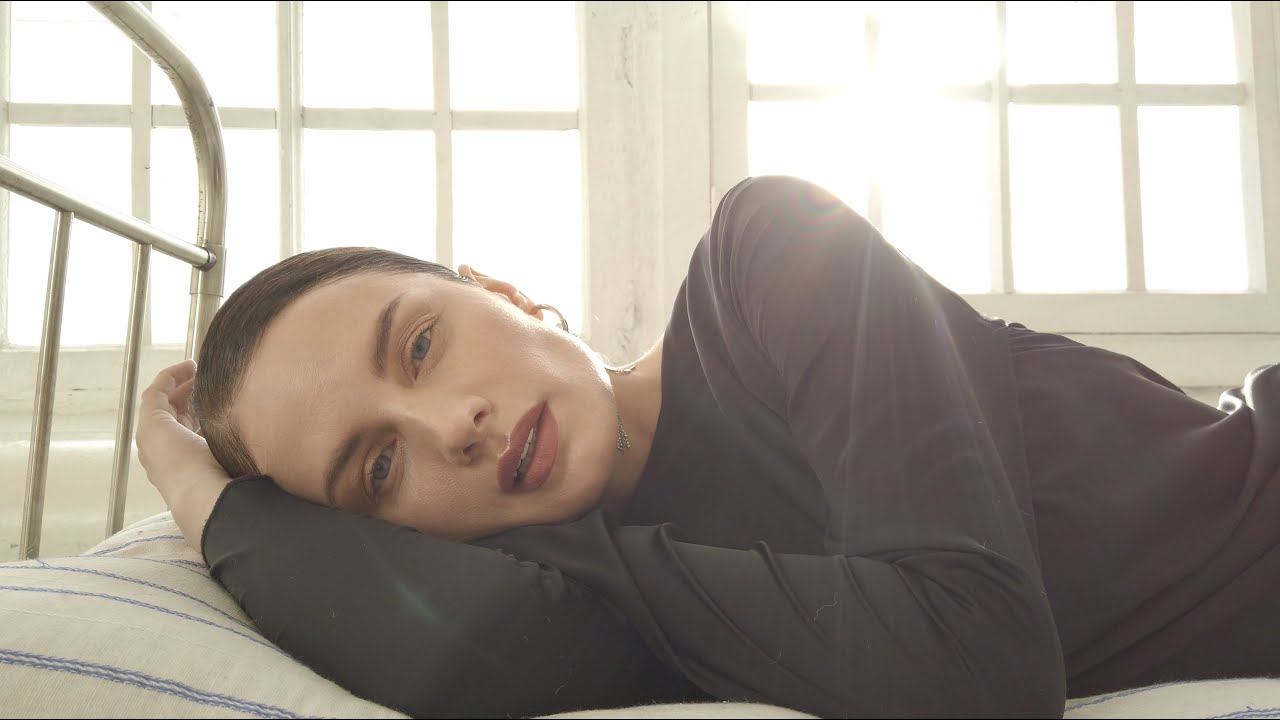 Ева Власова - Грустная песня (ПРЕМЬЕРА 2021) смотреть онлайн