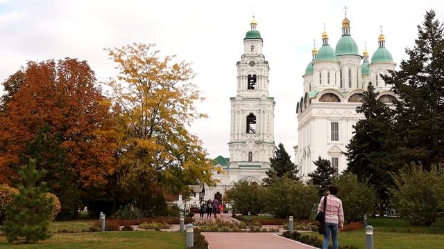 Осень в Астраханском Кремле. Autumn in the Astrakhan Kremlin. смотреть онлайн