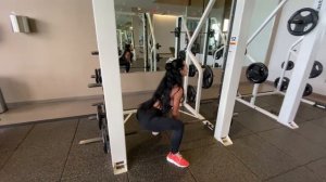 5 управжнений в Смите для ягодиц