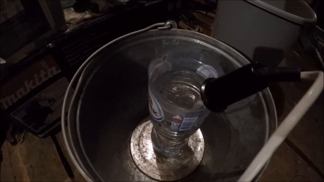 Попытка вскипятить воду в пластиковой бутылке смотреть онлайн