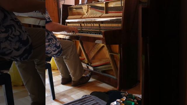 Pianino Petrof przed i po strojeniu i intonacji смотреть онлайн