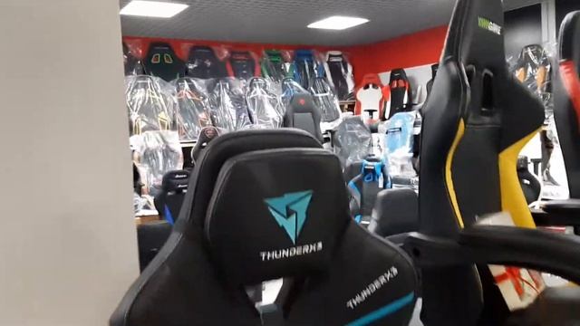 Кресло компьютерное игровое ThunderX3 TC5 Jet Black смотреть онлайн