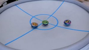 КАРАЮЩИЙ ДЖОКЕР Против Всех ГАЧИ Волчков На Большой БейБлэйд Арене Семейный Чемпионат BeyBlade Burs