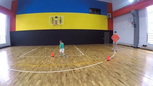 №185 - 1-й раз забил Finger Roll в большое кольцо и сделал упражнение "Дай 5" // Баскетбол в 5 лет смотреть онлайн