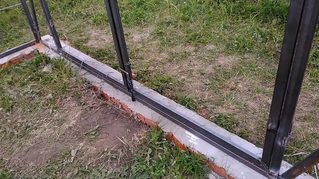 010 Стройка дома своими руками. Сварка рамы сарая завершена