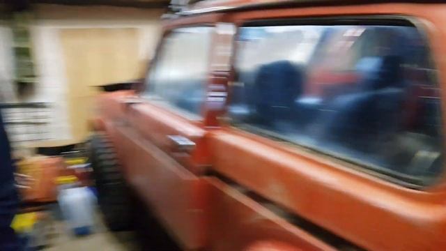 Нива готовится к покраске. Ништяки в гараж.