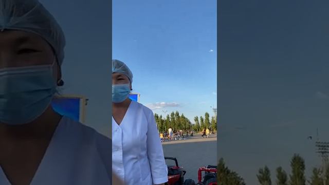 Гор.Жезказган.Вакцинация возле фонтана на бульваре Гарышкерлер. смотреть онлайн
