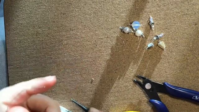 Браслет из бусин | Как сделать браслет из камней своими руками смотреть онлайн