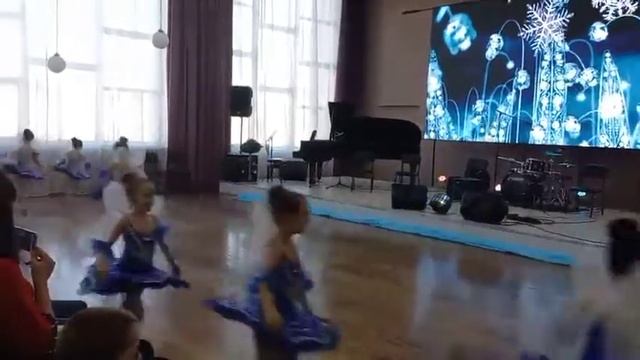 Выступления коллектива Ягодки ( Fairies are coming ) смотреть онлайн