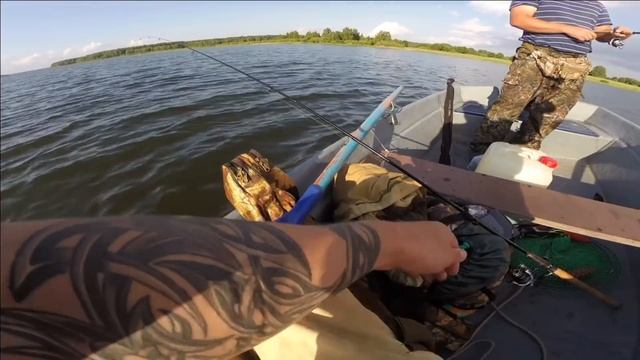 Рыбалка троллингом на Яузском водохранилище. Зимняя удочка с лодки летом смотреть онлайн