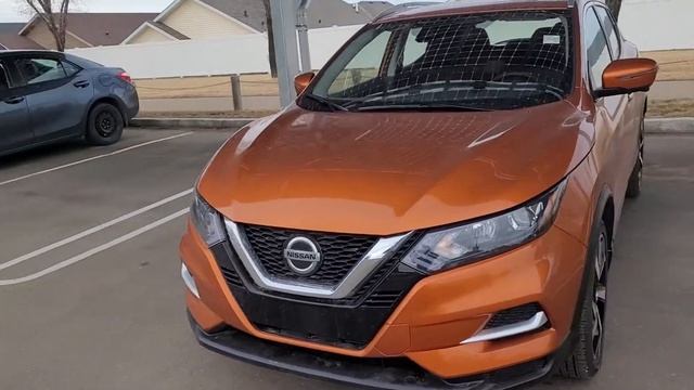 2021 Nissan Qashqai SL in Monarch Orange. смотреть онлайн
