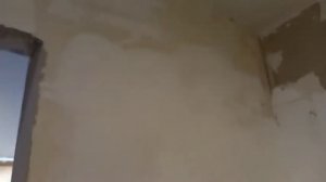 Покраска стен после обоев, работают профессионалы)))