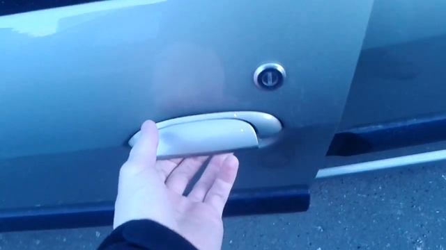 Видео: Как открыть водительскую дверь в ЛАДА ЛАРГУС (LADA LARGUS)? смотреть онлайн