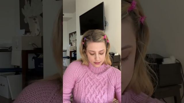 Lili Reinhart's Everyday Makeup Tutorial | COVERGIRL смотреть онлайн