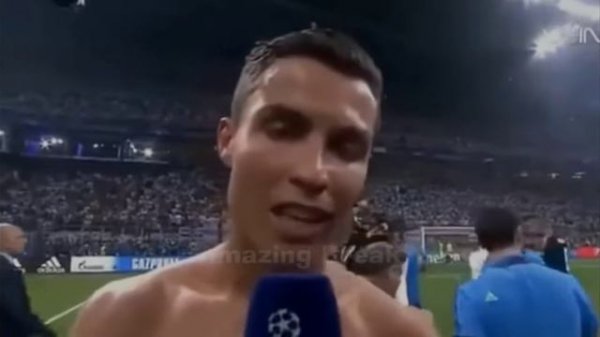 Роналду разными смешными голосами