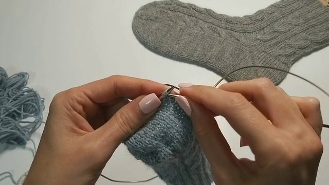 МК. Носки спицами. Как связать носки. Носки с косами. смотреть онлайн