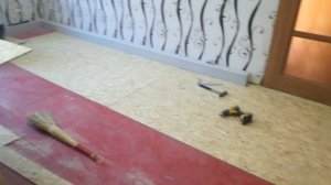 ОСБ ПЛИТЫ НА  ДЕРЕВЯННЫЙ ПОЛ СВОИМИ РУКАМИ . УШЁЛ СКРИП