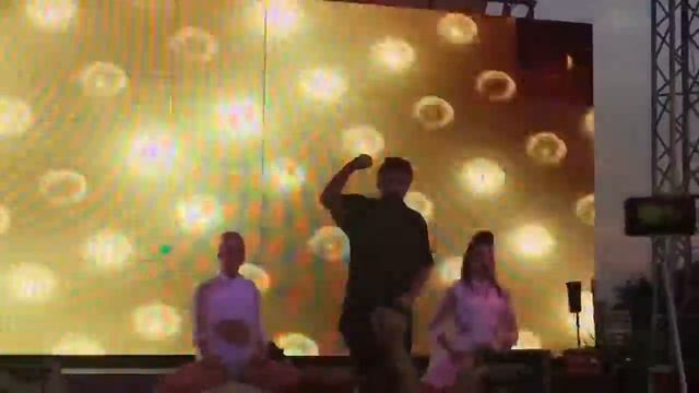 Лихие серые будни с Монатиком на Cherity Weekend смотреть онлайн