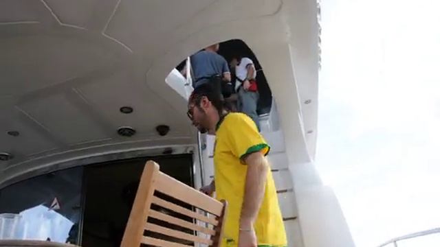 Иракли Пирцхалава - Backstage со съёмок клипа "Белый пляж" смотреть онлайн