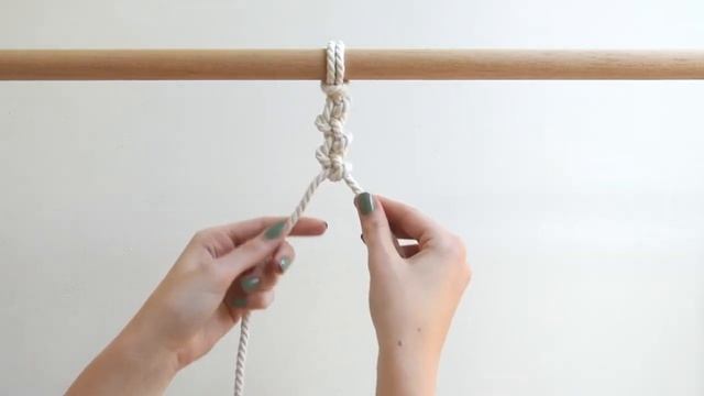 DIY macrame tutorial: Alternating Half Hitch Knot смотреть онлайн