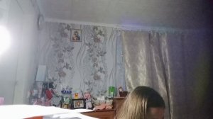 убираю в своей комнате.