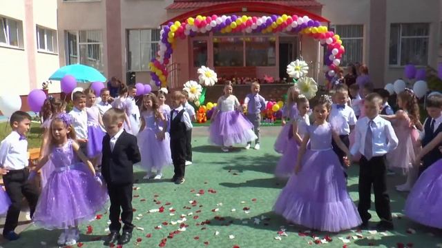 "Прощальний вальс" ДНЗ № 14 "Золотий півник" м.Суми смотреть онлайн