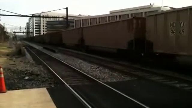 **MUST SEE!!** CSX ES44AC in NEW paint scheme!! смотреть онлайн