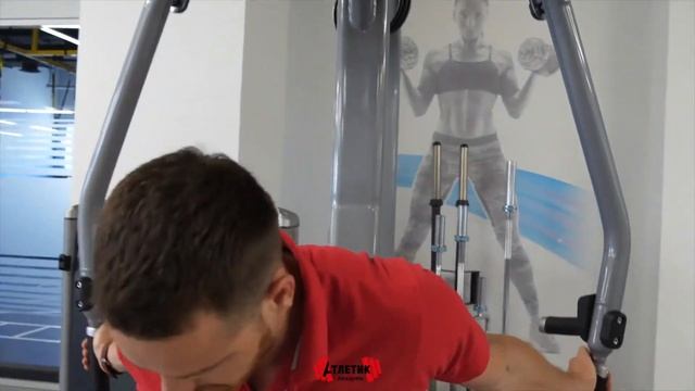 Классический тренажер "Бабочка" для грудных мышц смотреть онлайн