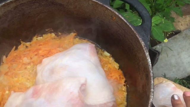 Наша дача/ веранда своими руками/ вкусная курочка с капустой на мангале смотреть онлайн