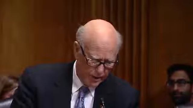 News Alert , Senate votes to confirm Steven Mnuchin for Secretary of the Treasury смотреть онлайн