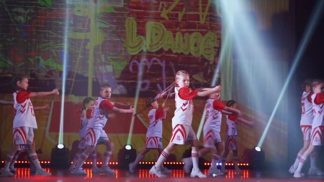 Наш отчетник в школе танцев l-dance #hiphop #детскиетанцы #hiphopдвижения #школатанцев смотреть онлайн