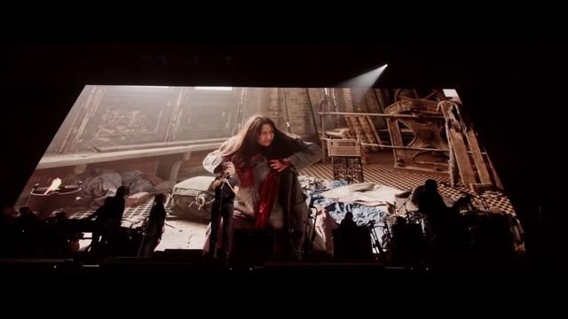 Roger Waters - The Last Refugee (Us +Them)