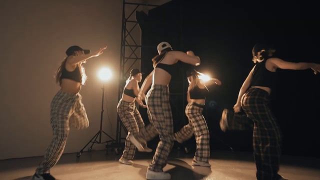 Dancehall - группа Сони Осипковой (Sofi) смотреть онлайн