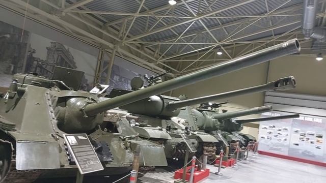 Прогулка по Танковому корпусу Музея Отечественной Военной Истории смотреть онлайн
