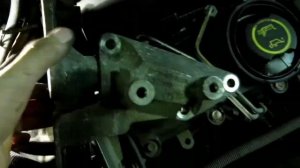 Замена ремня генератора, натяжителя, роликов на Форд-Мондео 3 TDDI 2.0.