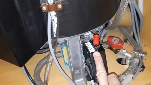 Панель управления, включить отопление, слить воду на зиму с автодома, кемпера Fiat weinsberg 2001 смотреть онлайн