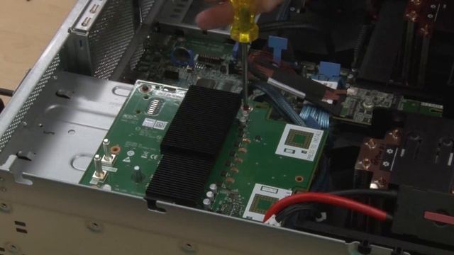 Lenovo ThinkSystem SR670 V2 installing an SXM GPU power distribution board смотреть онлайн