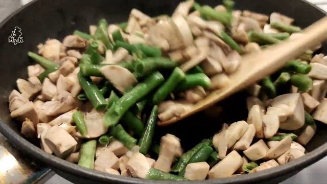 Такое вы точно не ели! Спагетти с грибами и ореховым соусом. Delicious mushroom and vegetable pasta смотреть онлайн