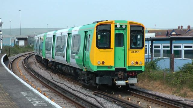 New Camcorder Test Panasonic SD800 Full HD 313201 Arrives At Newhaven Harbour For Seaford смотреть онлайн