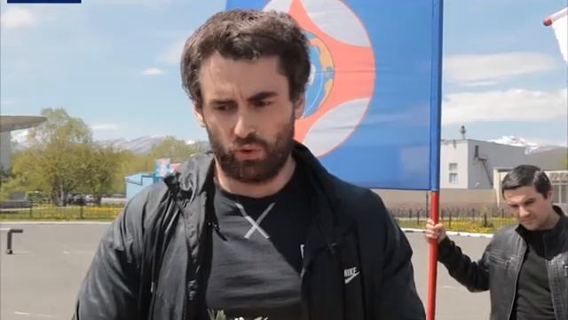 ЧЕМПИОН ВЕРНУЛСЯ НА ПОЛУОСТРОВ смотреть онлайн