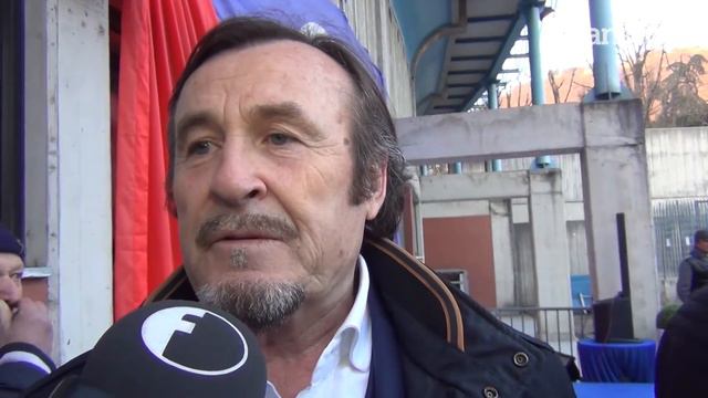 A Como il piazzale davanti allo stadio dedicato a Stefano Borgonovo смотреть онлайн