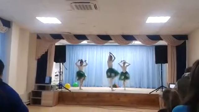 Ромашковые поля танец